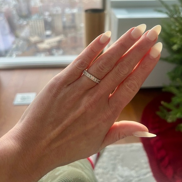 Emerald Cut Diamond Infinity Band - 2.8 carats - Picture 9 of 11